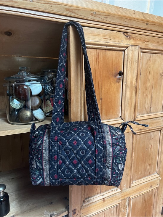 Vera Bradley Handbags - Vera Bradley 100 Handbag in Retired Laurel Pattern